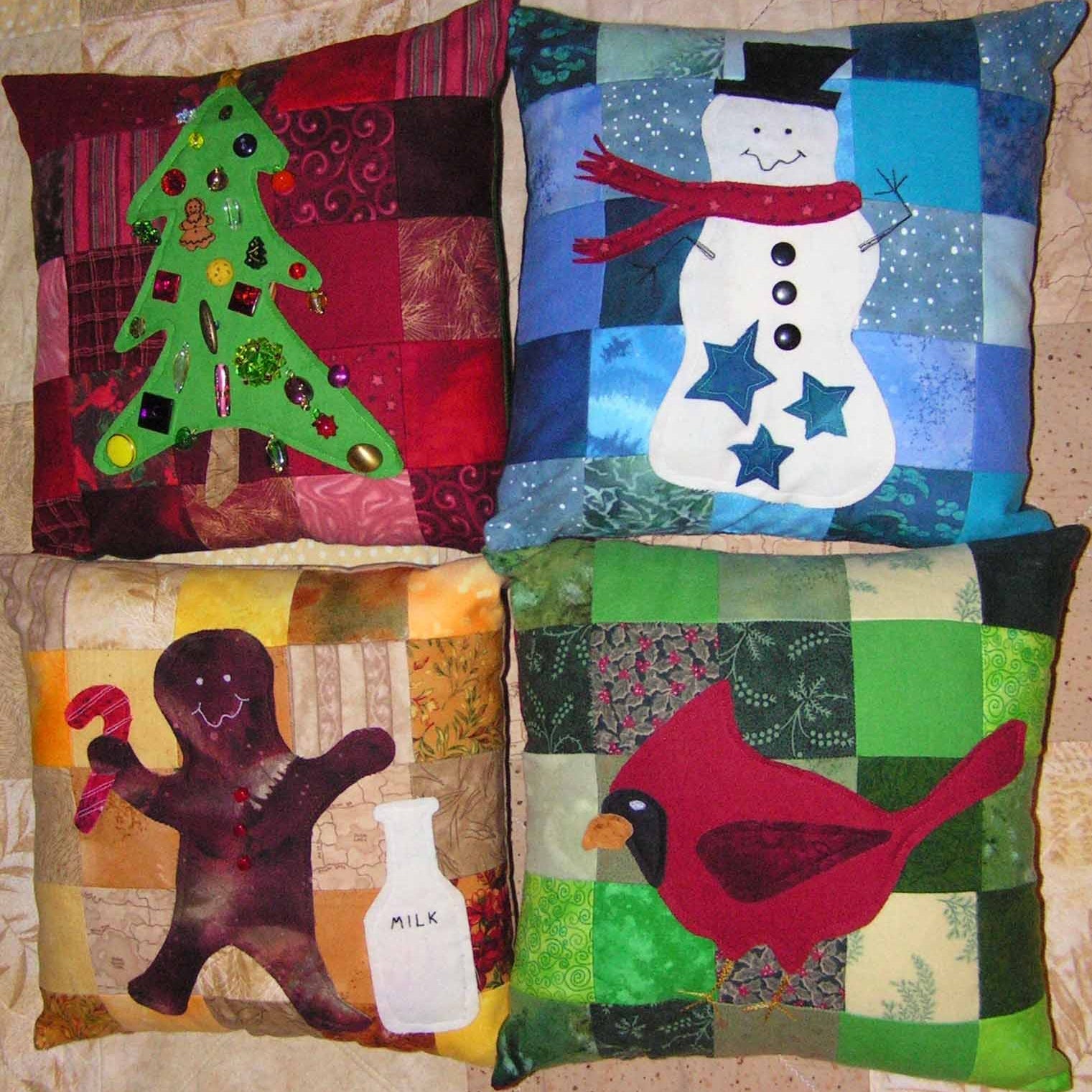 Season's Greetings Pillow Quilt Pattern Download - Raspberry Lane Crafts