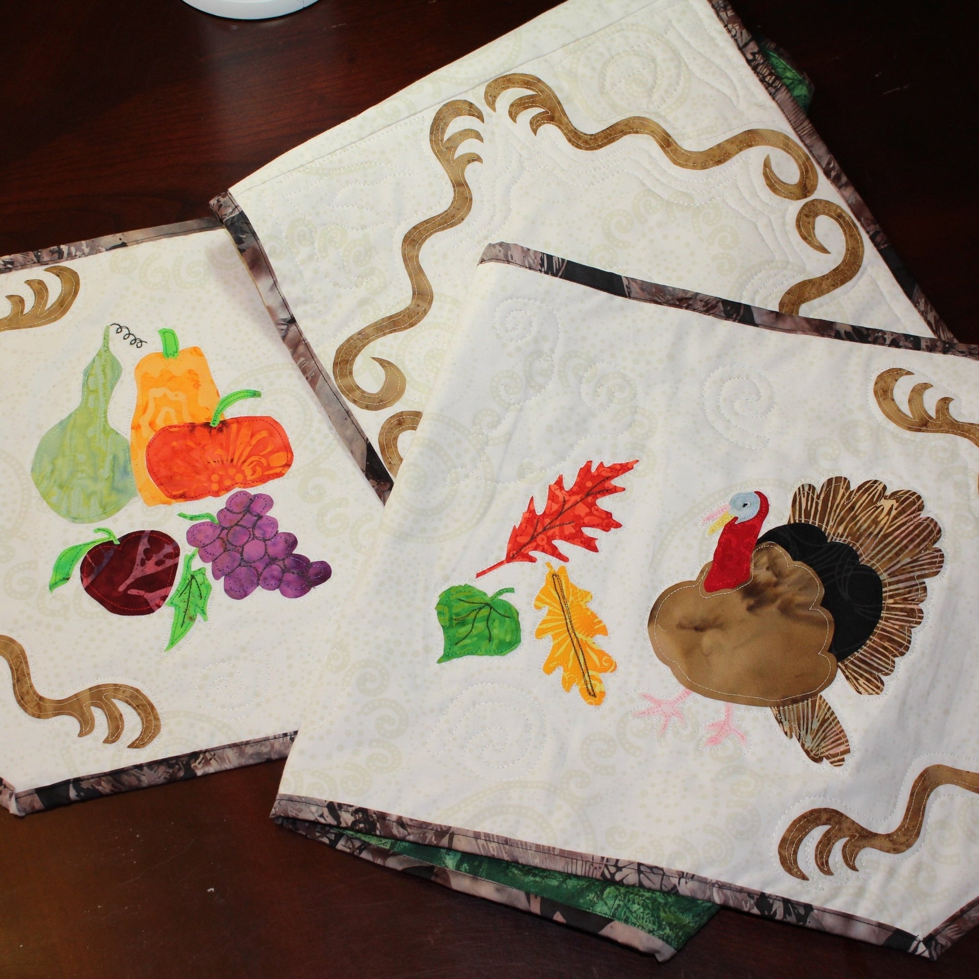 Turkey and Apples Table Runner Quilt Pattern Download - Raspberry Lane Crafts